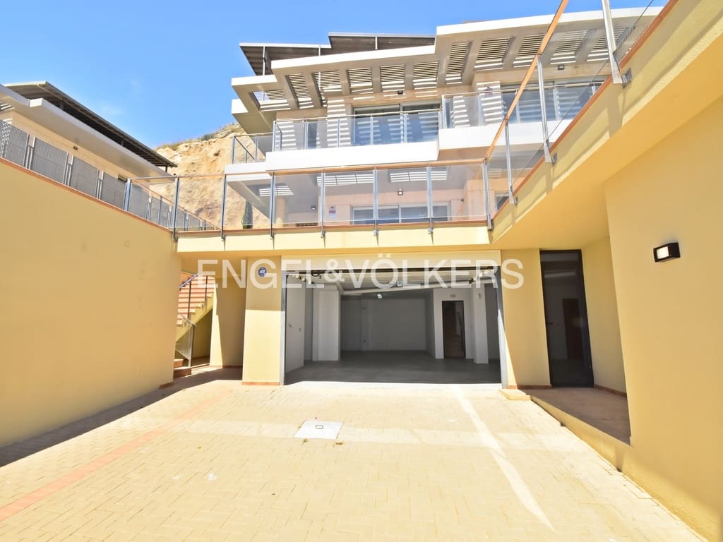 3 soveværelse Villa til leje i Finestrat med swimmingpool garage - € 4.000 (Ref: 9447204)