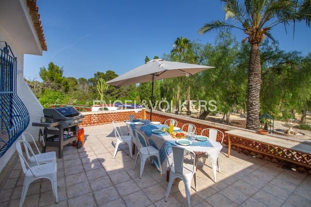 5 makuuhuone Huvila myytävänä paikassa Pueblo - Urbanizaciones, Alfaz del Pi / L'Alfàs del Pi mukana uima-altaan 
autotalli - 995 000 € (Ref: 9450928)