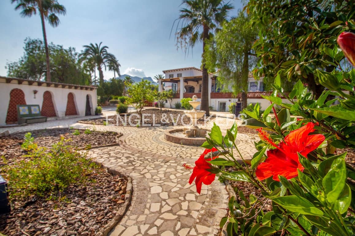 5 quarto Moradia para venda em Alfaz del Pi / L'Alfas del Pi com piscina garagem - 995 000 € (Ref: 9450928)