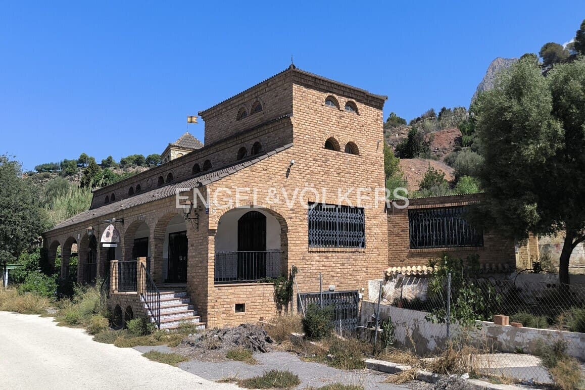 10 quarto Comercial para venda em Finestrat com garagem - 600 000 € (Ref: 9453561)