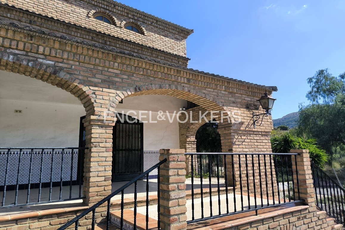 10 quarto Comercial para venda em Finestrat com garagem - 600 000 € (Ref: 9453561)