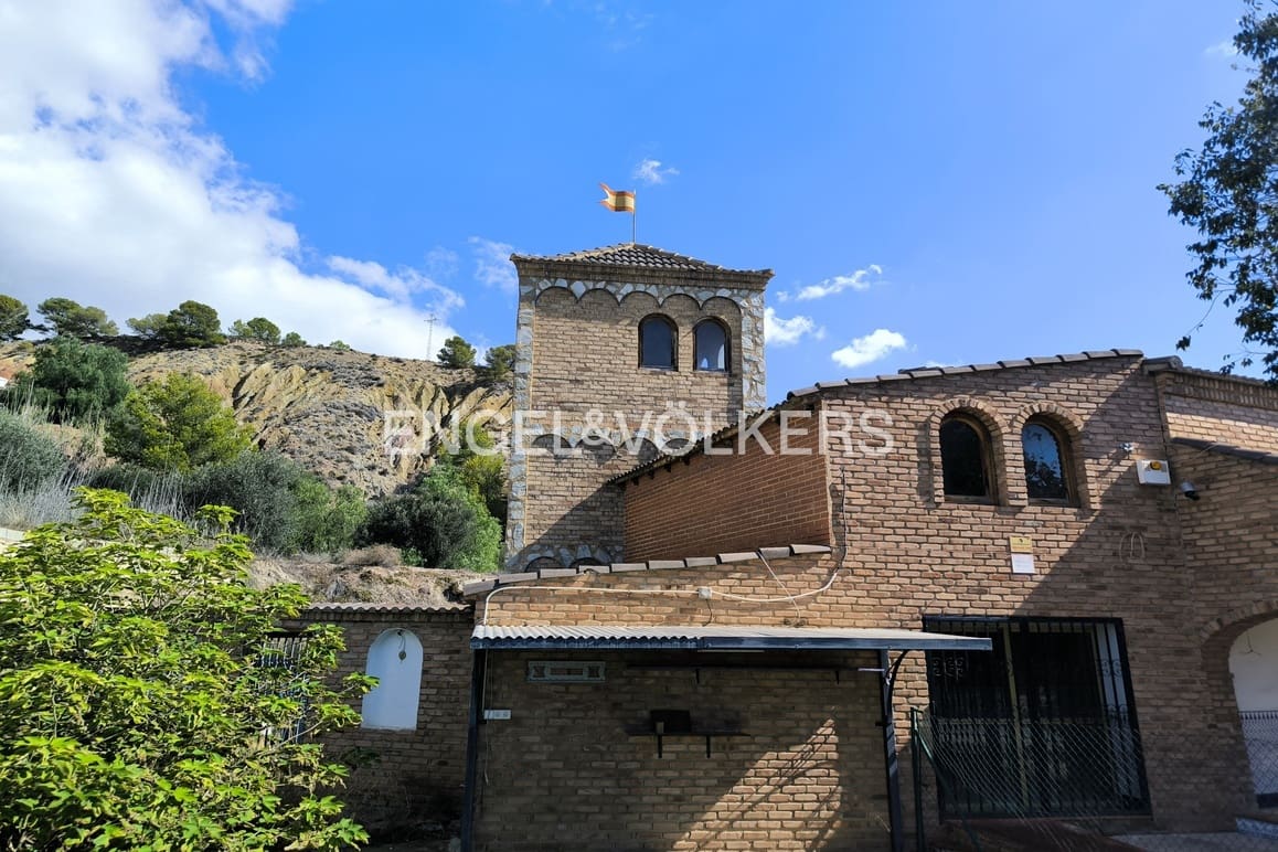 10 quarto Comercial para venda em Finestrat com garagem - 600 000 € (Ref: 9453561)