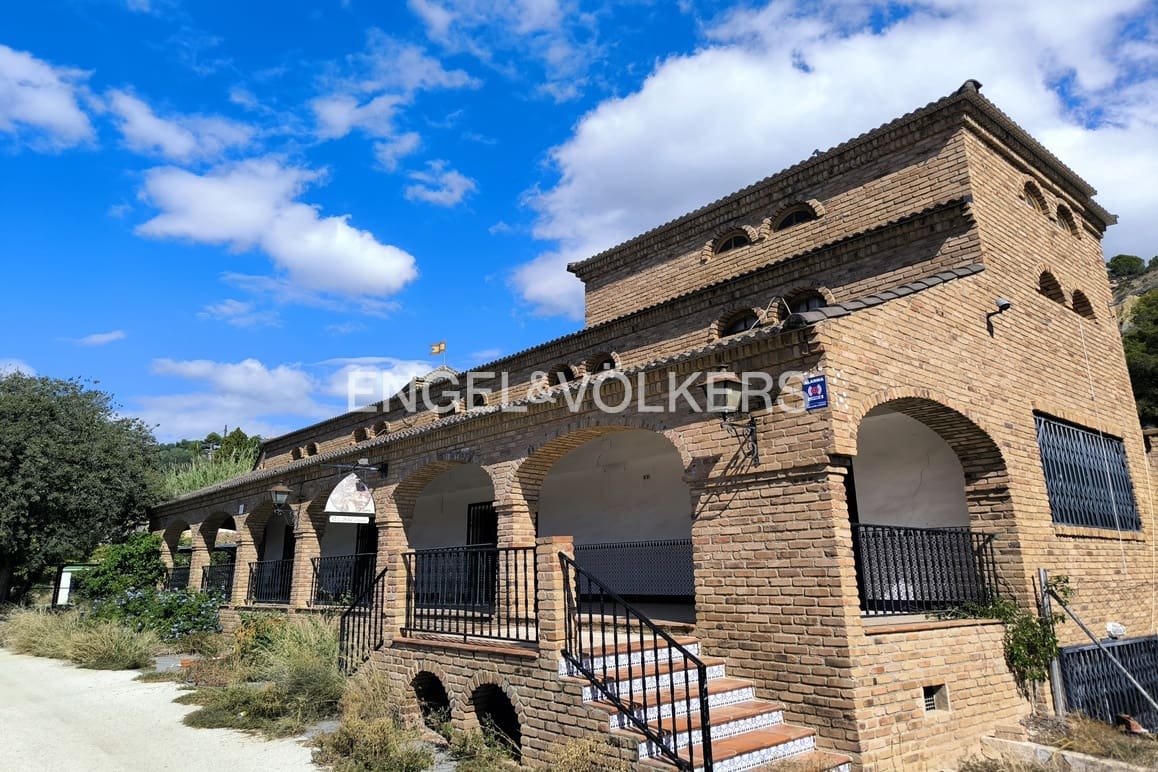 10 quarto Comercial para venda em Finestrat com garagem - 600 000 € (Ref: 9453561)