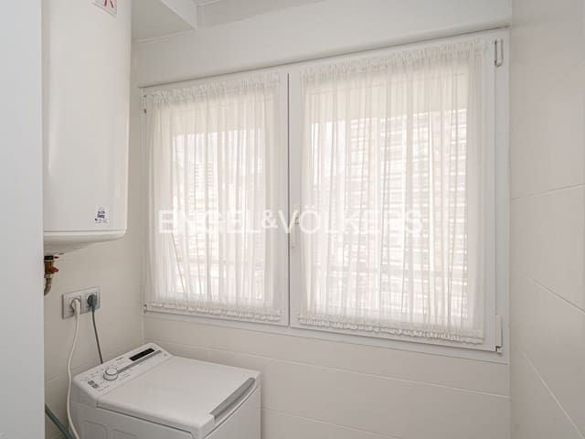 Appartement de 2 chambres à louer à Benidorm avec piscine garage - 1 400 € (Ref: 9453562)