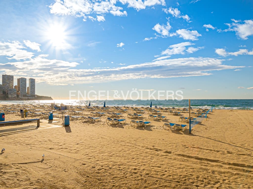 2 makuuhuone Huoneisto vuokrattavana paikassa Benidorm mukana uima-altaan 
autotalli - 1 400 € (Ref: 9453562)