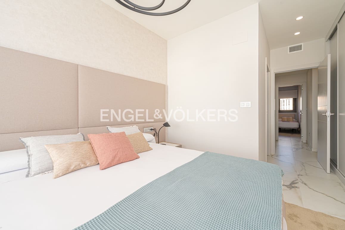 2 soverom Leilighet til salgs i Benidorm med svømmebasseng garasje - € 795 000 (Ref: 9457844)