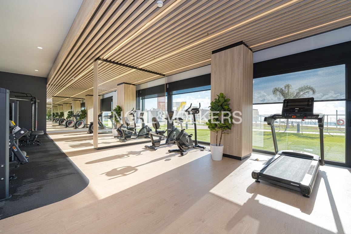 2 soverom Leilighet til salgs i Benidorm med svømmebasseng garasje - € 795 000 (Ref: 9457844)