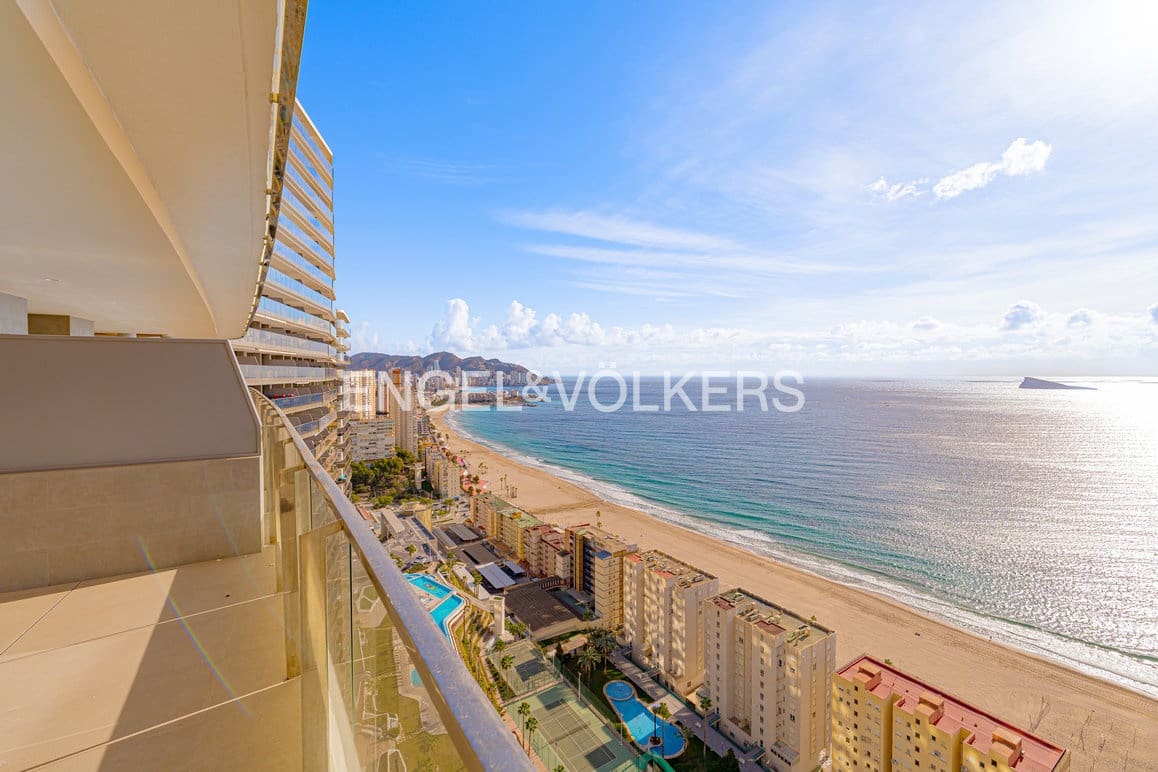 2 soverom Leilighet til salgs i Benidorm med svømmebasseng garasje - € 795 000 (Ref: 9457844)