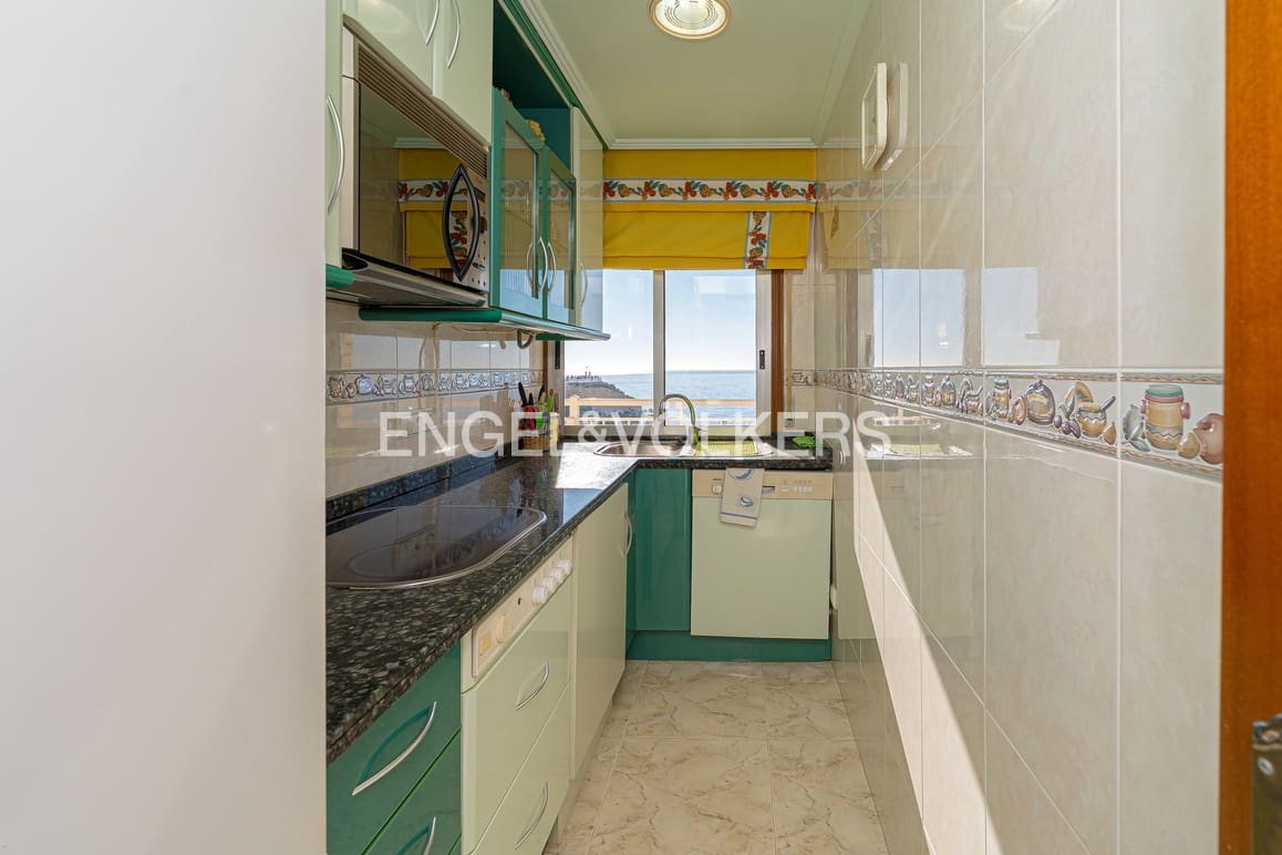 3 bedroom Apartment for sale in Benidorm with garage - € 600,000 (Ref: 9465976)
