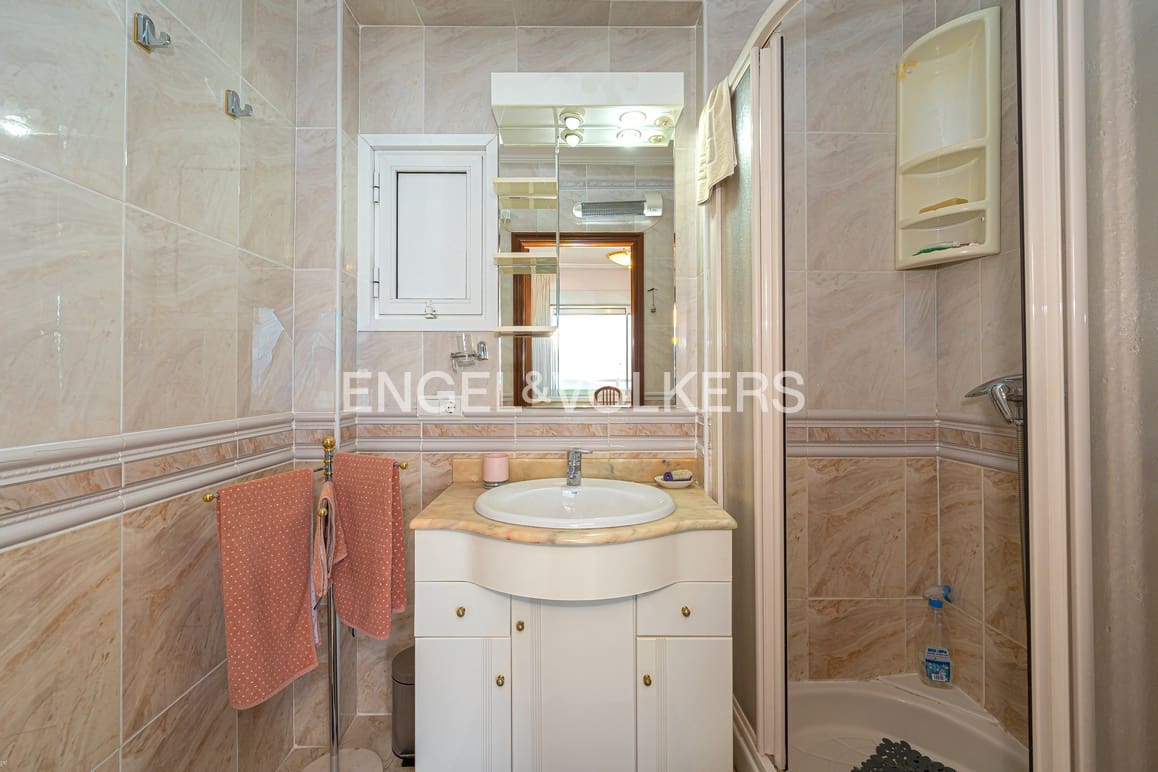 3 bedroom Apartment for sale in Benidorm with garage - € 600,000 (Ref: 9465976)