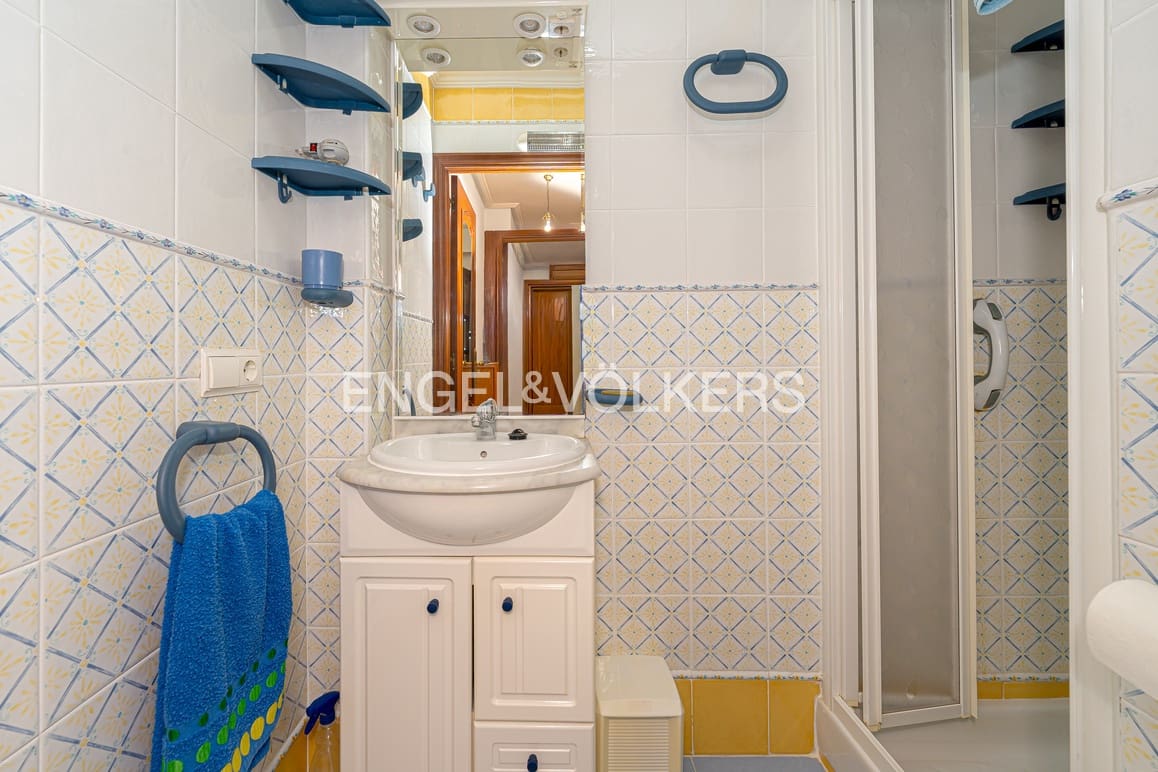 3 bedroom Apartment for sale in Benidorm with garage - € 600,000 (Ref: 9465976)