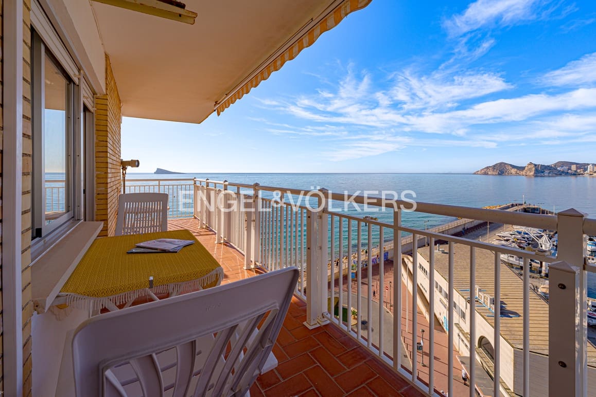 3 bedroom Apartment for sale in Benidorm with garage - € 600,000 (Ref: 9465976)