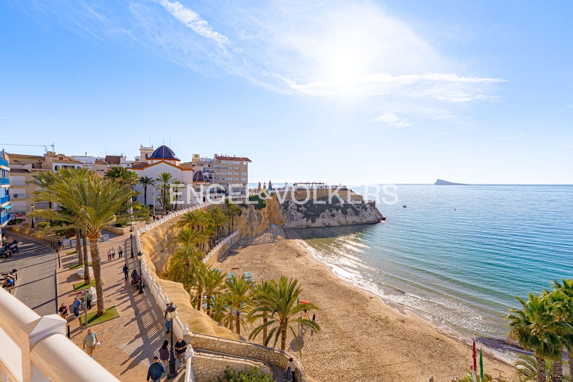 3 bedroom Apartment for sale in Benidorm with garage - € 600,000 (Ref: 9465976)