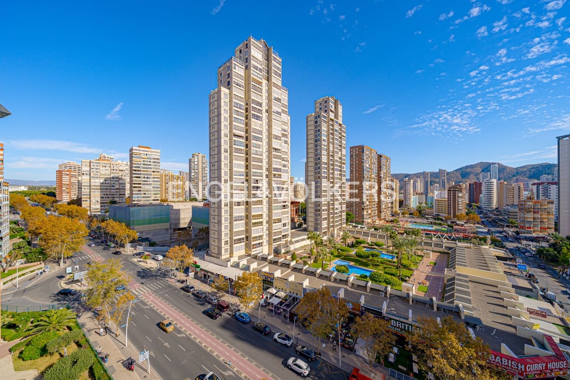 4 soverom Leilighet til salgs i Benidorm med svømmebasseng garasje - € 550 000 (Ref: 9465977)