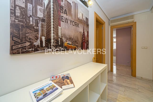 4 sovrum Lägenhet till salu i Benidorm med pool garage - 550 000 € (Ref: 9465977)