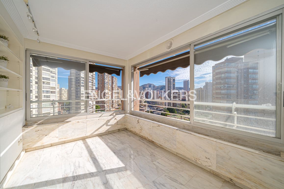 4 soverom Leilighet til salgs i Benidorm med svømmebasseng garasje - € 550 000 (Ref: 9465977)