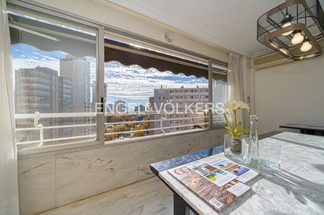 4 sovrum Lägenhet till salu i Benidorm med pool garage - 550 000 € (Ref: 9465977)