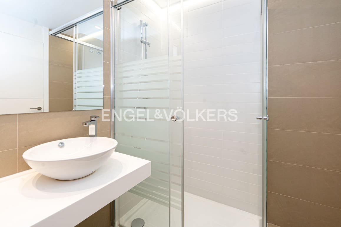 2 bedroom Apartment for sale in Benidorm with pool garage - € 765,000 (Ref: 9481542)