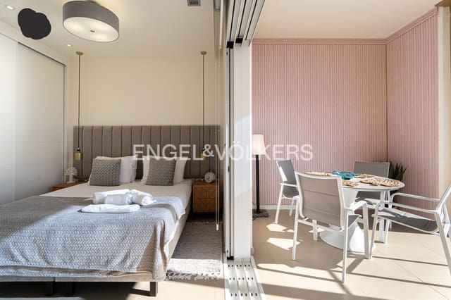 2 bedroom Apartment for sale in Benidorm with pool garage - € 765,000 (Ref: 9481542)