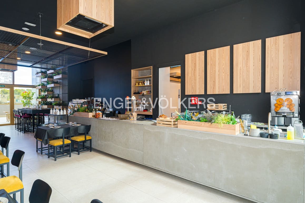 2 bedroom Apartment for sale in Benidorm with pool garage - € 765,000 (Ref: 9481542)