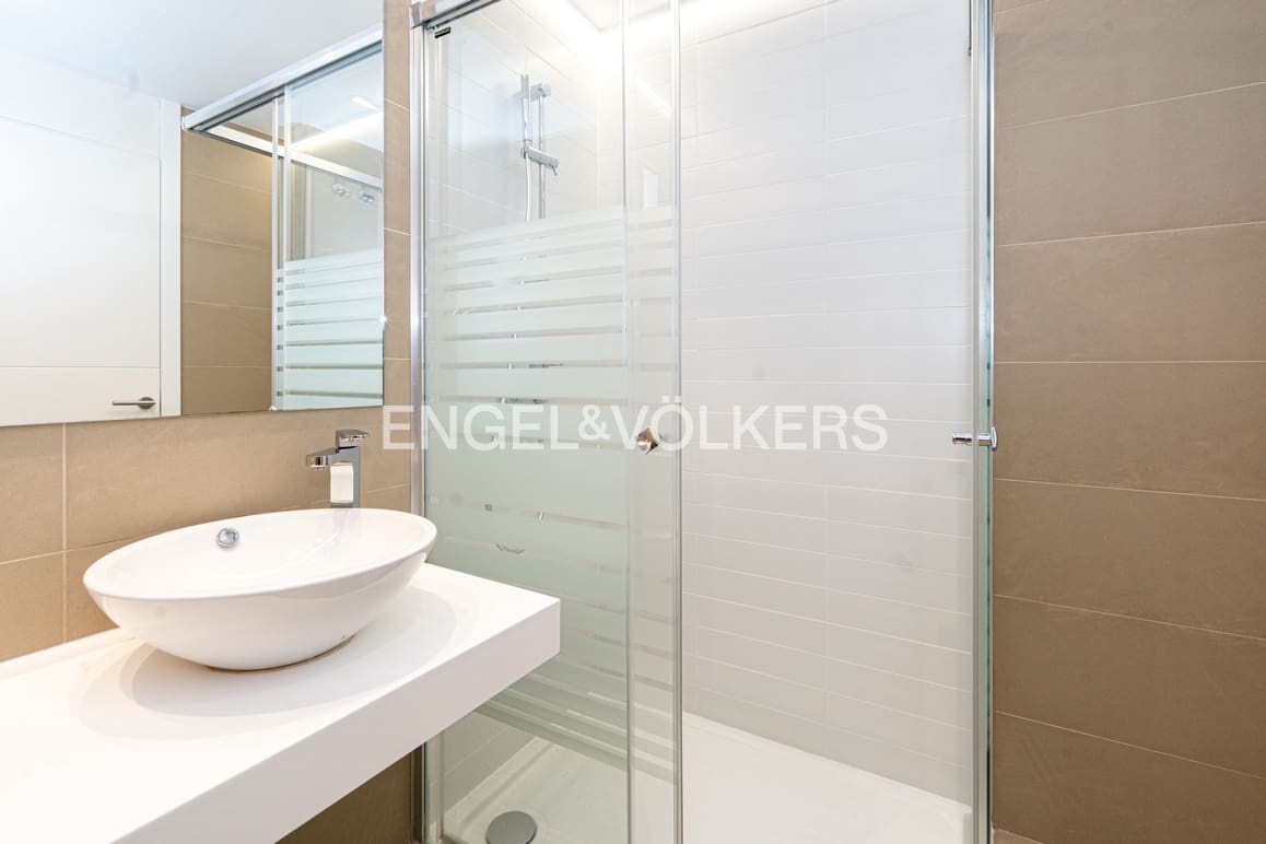 2 bedroom Apartment for sale in Benidorm with pool garage - € 625,000 (Ref: 9481543)