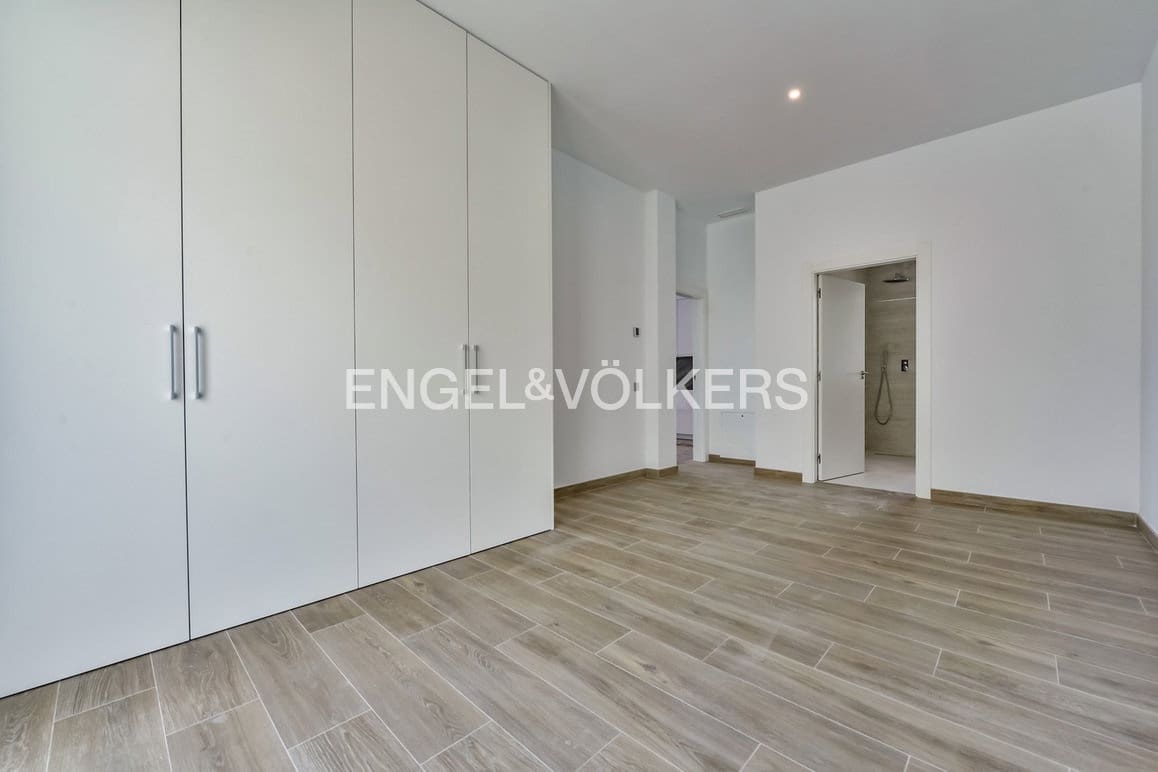 7 bedroom Villa for sale in Finestrat with pool garage - € 1,700,000 (Ref: 9503121)