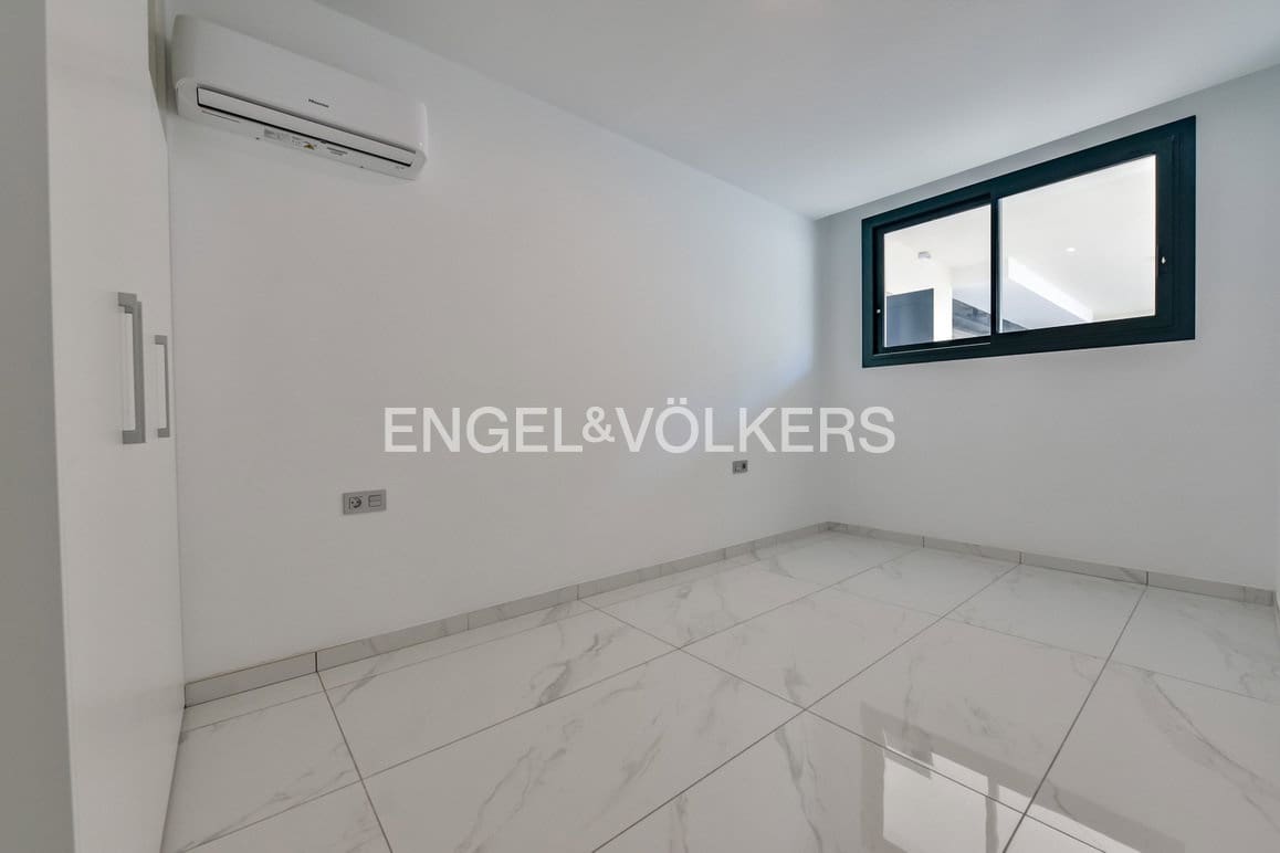 7 bedroom Villa for sale in Finestrat with pool garage - € 1,700,000 (Ref: 9503121)