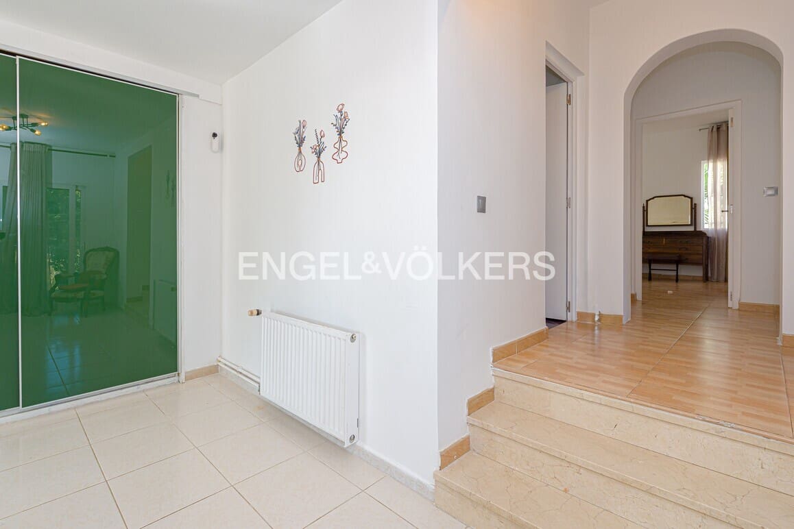 4 makuuhuone Huvila vuokrattavana paikassa La Nucia mukana uima-altaan - 2 800 € (Ref: 9517901)