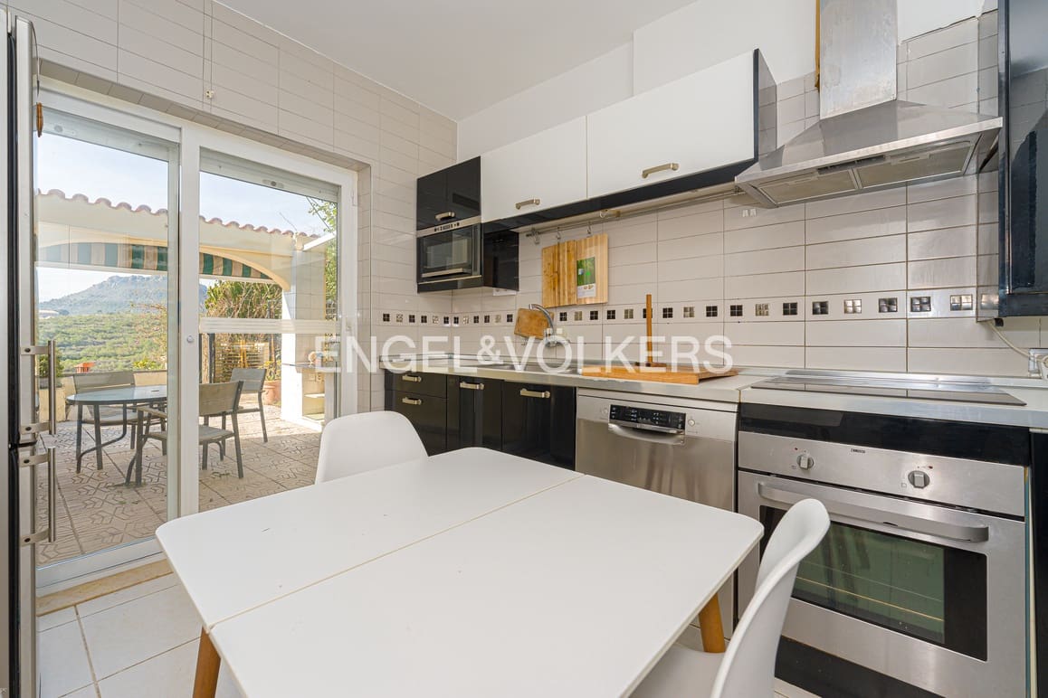 4 makuuhuone Huvila vuokrattavana paikassa La Nucia mukana uima-altaan - 2 800 € (Ref: 9517901)