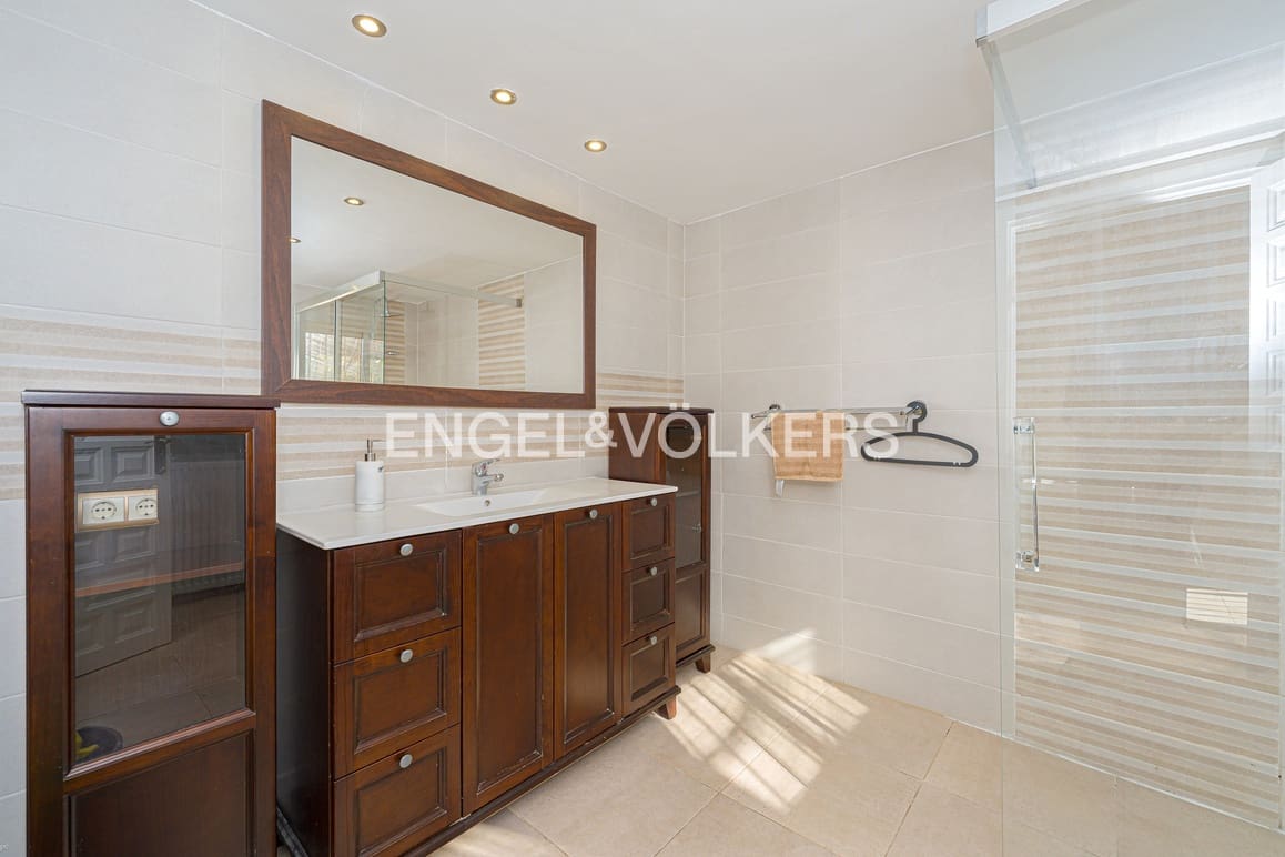 4 makuuhuone Huvila vuokrattavana paikassa La Nucia mukana uima-altaan - 2 800 € (Ref: 9517901)