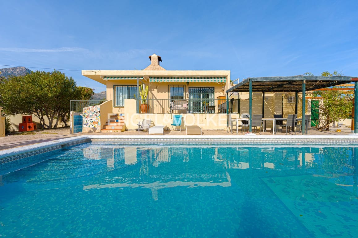 4 makuuhuone Huvila vuokrattavana paikassa La Nucia mukana uima-altaan - 2 800 € (Ref: 9517901)