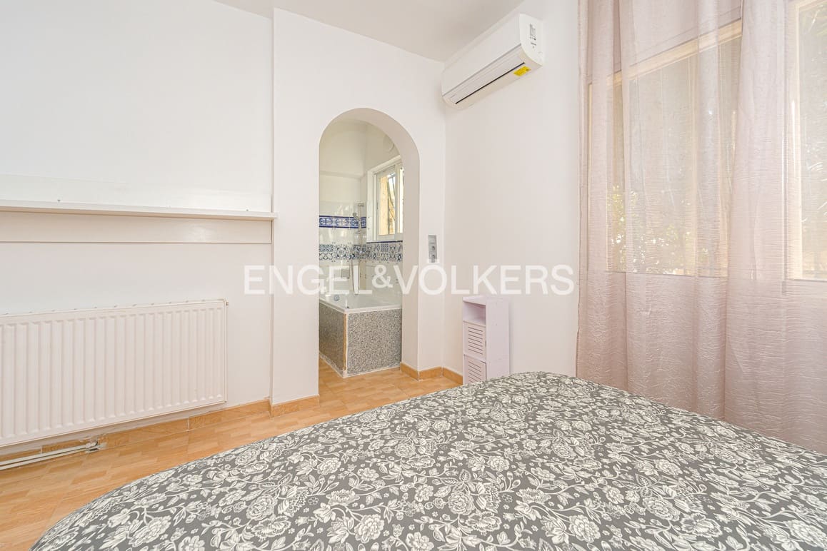 4 makuuhuone Huvila vuokrattavana paikassa La Nucia mukana uima-altaan - 2 800 € (Ref: 9517901)