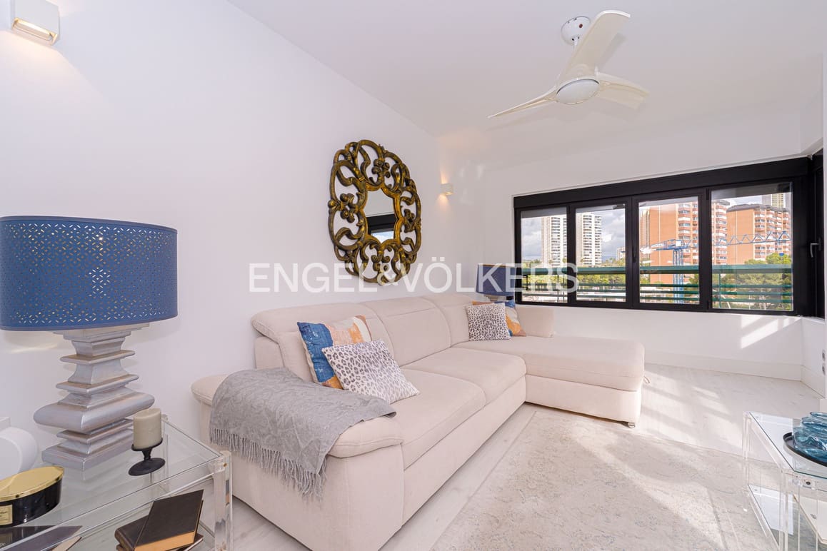 1 quarto Apartamento para venda em Benidorm com piscina - 245 000 € (Ref: 9528334)