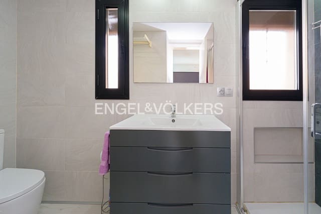 1 quarto Apartamento para venda em Benidorm com piscina - 245 000 € (Ref: 9528334)