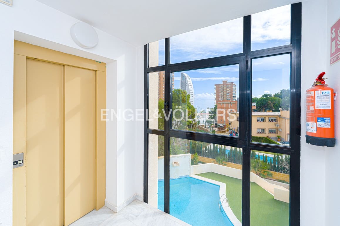 1 quarto Apartamento para venda em Benidorm com piscina - 245 000 € (Ref: 9528334)