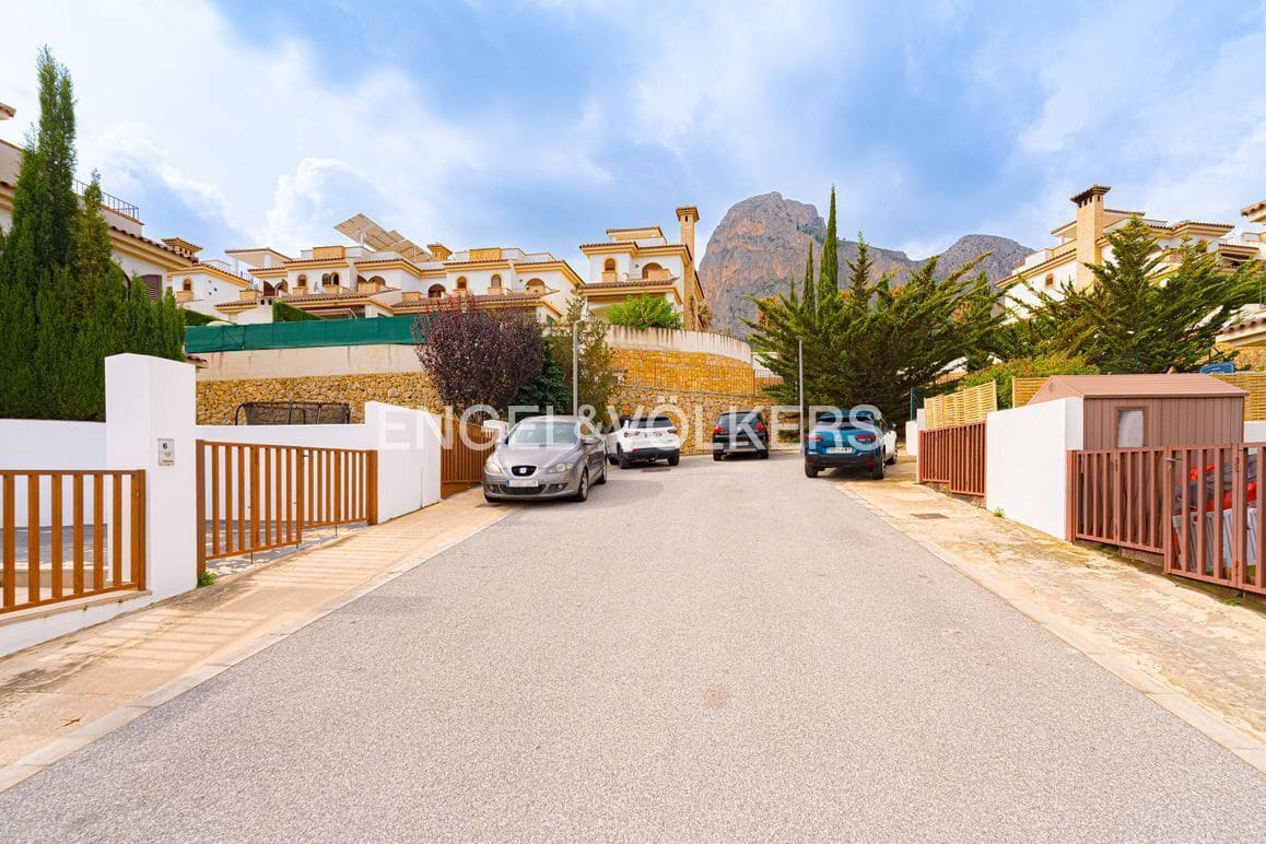 4 quarto Moradia em Banda para venda em Polop com piscina garagem - 399 000 € (Ref: 9549930)