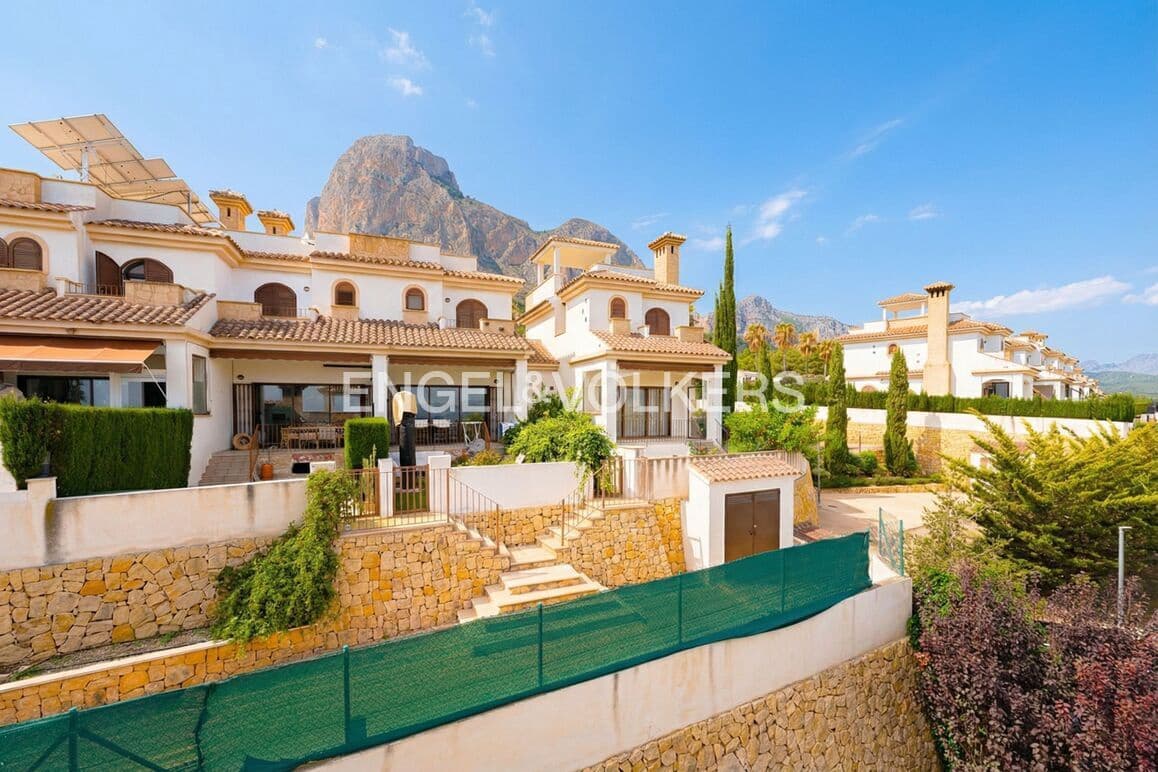 4 quarto Moradia em Banda para venda em Polop com piscina garagem - 399 000 € (Ref: 9549930)