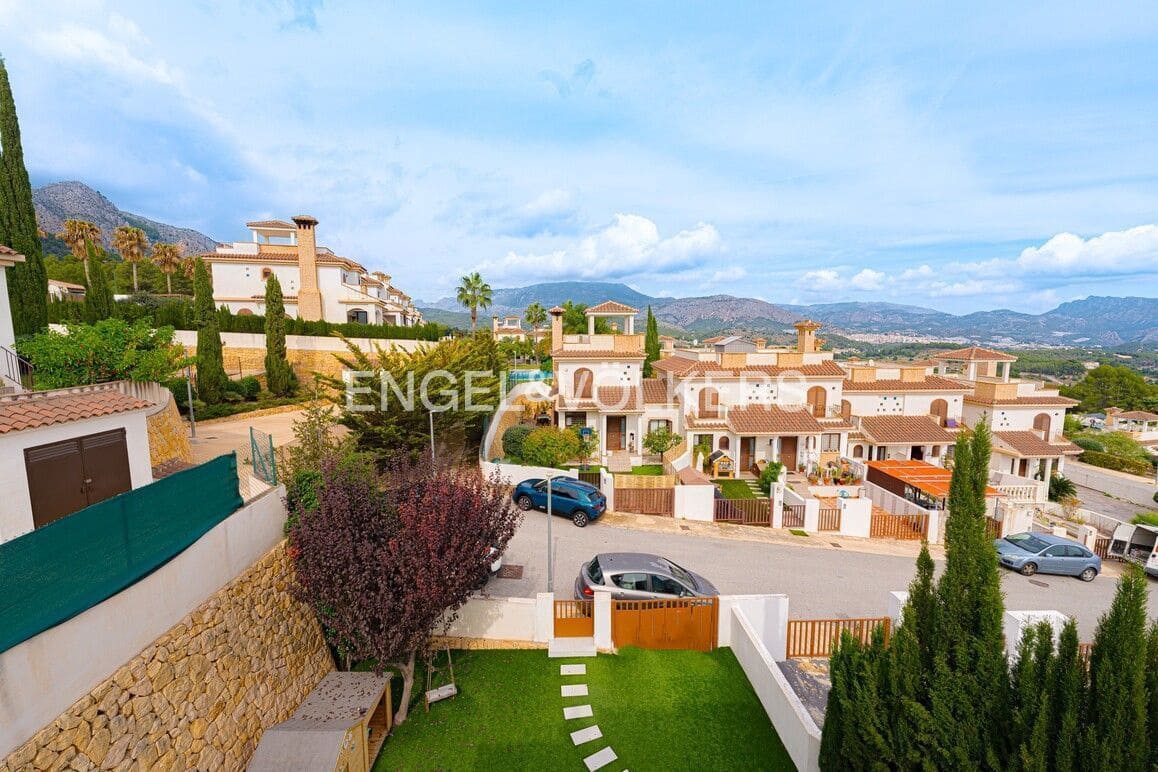 4 quarto Moradia em Banda para venda em Polop com piscina garagem - 399 000 € (Ref: 9549930)