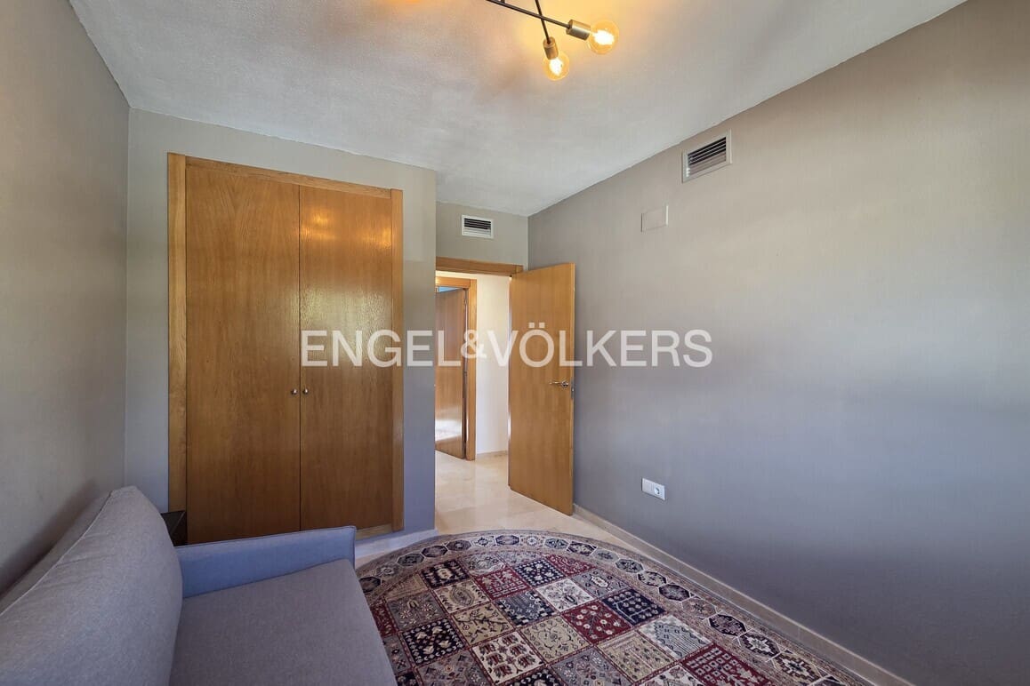 5 makuuhuone Huvila myytävänä paikassa La Nucia mukana uima-altaan 
autotalli - 385 000 € (Ref: 9592087)