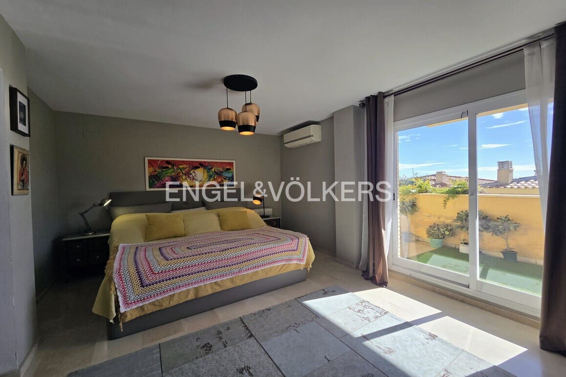 5 makuuhuone Huvila myytävänä paikassa La Nucia mukana uima-altaan 
autotalli - 385 000 € (Ref: 9592087)