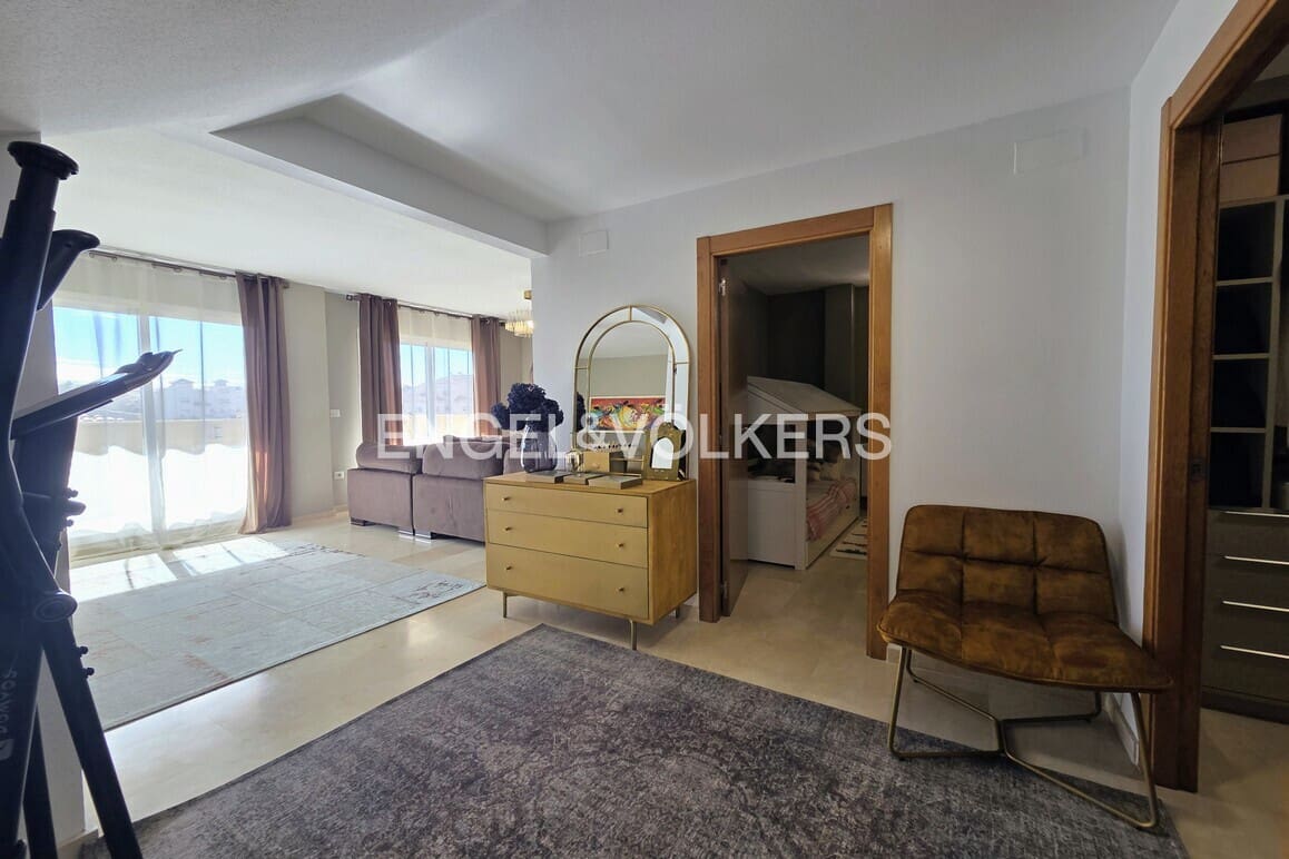 5 makuuhuone Huvila myytävänä paikassa La Nucia mukana uima-altaan 
autotalli - 385 000 € (Ref: 9592087)