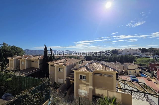 5 makuuhuone Huvila myytävänä paikassa La Nucia mukana uima-altaan 
autotalli - 385 000 € (Ref: 9592087)