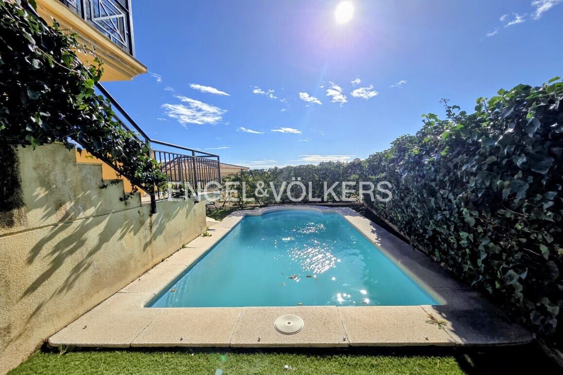 5 makuuhuone Huvila myytävänä paikassa La Nucia mukana uima-altaan 
autotalli - 385 000 € (Ref: 9592087)