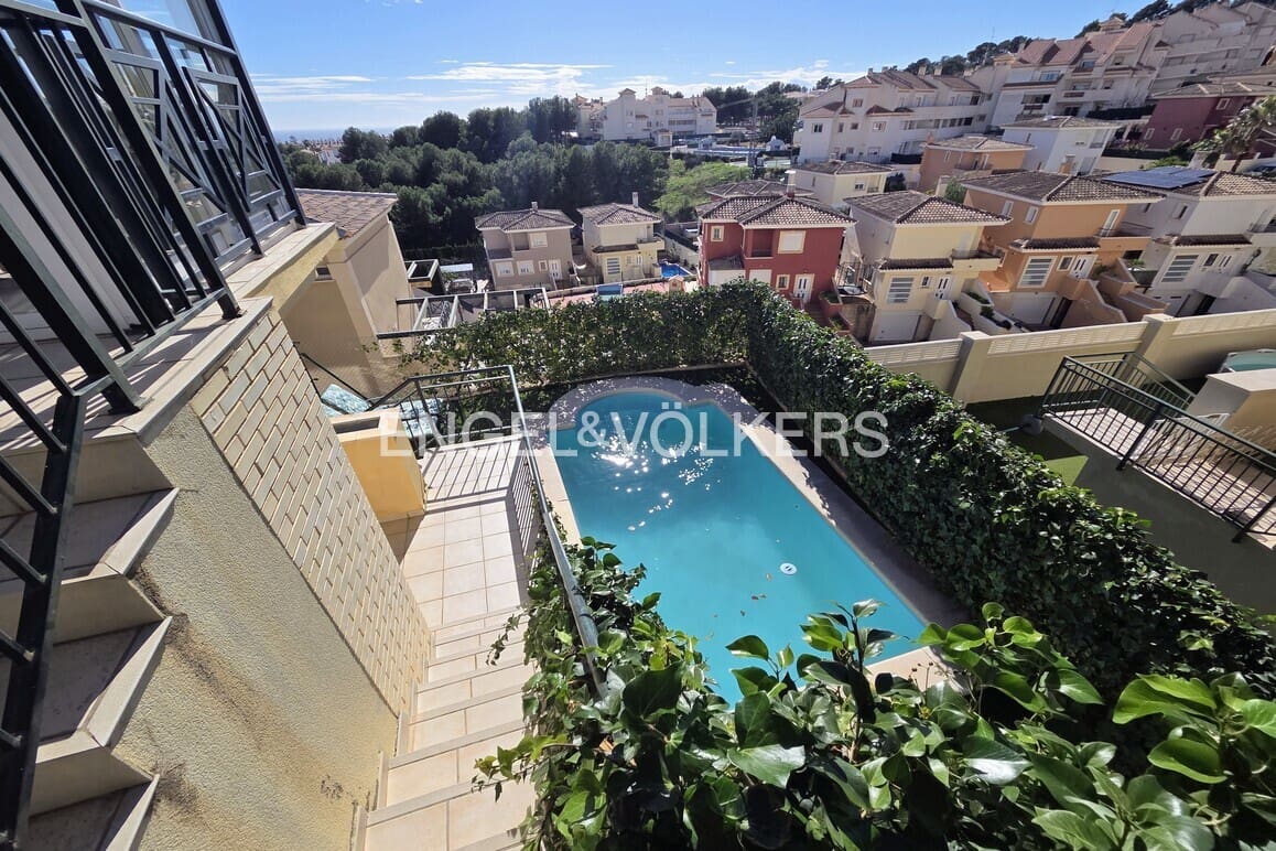 5 makuuhuone Huvila myytävänä paikassa La Nucia mukana uima-altaan 
autotalli - 385 000 € (Ref: 9592087)