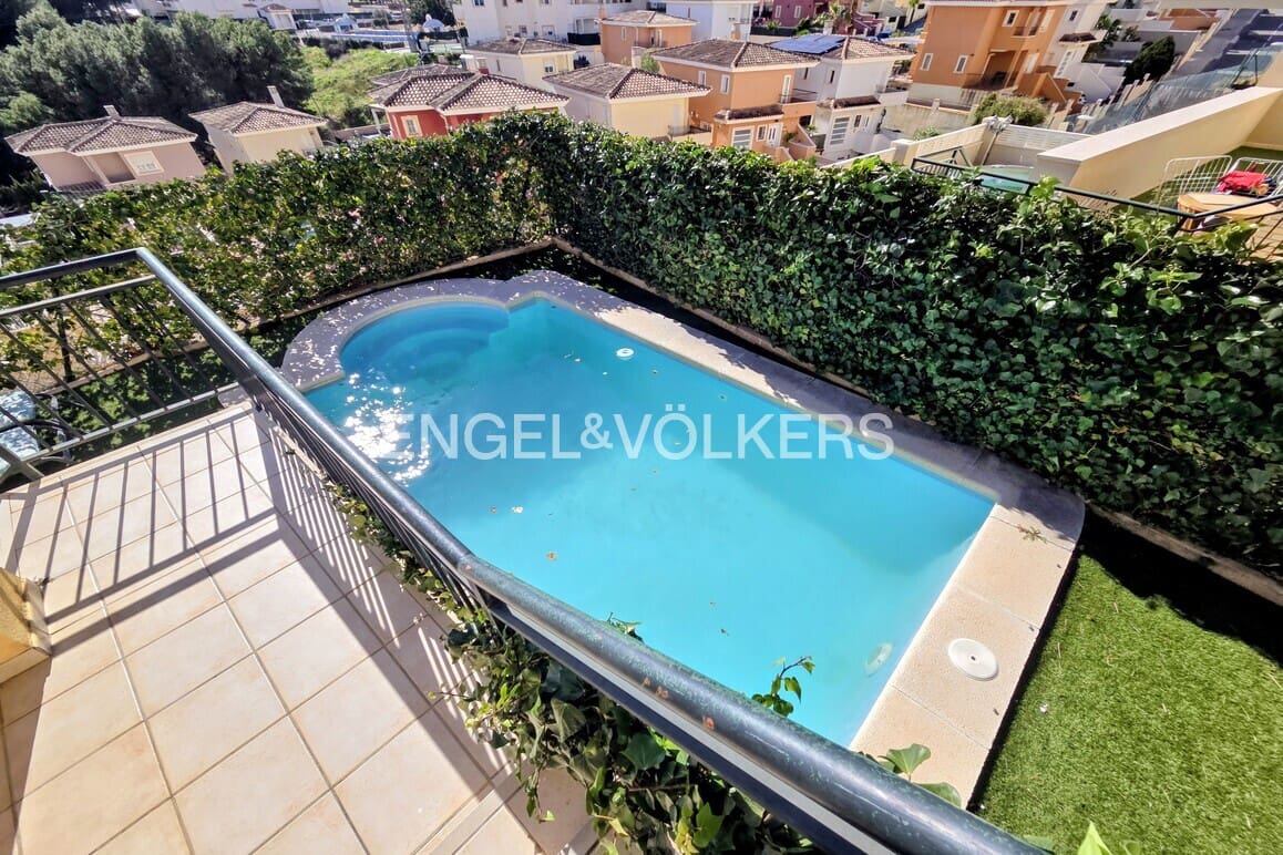 5 makuuhuone Huvila myytävänä paikassa La Nucia mukana uima-altaan 
autotalli - 385 000 € (Ref: 9592087)