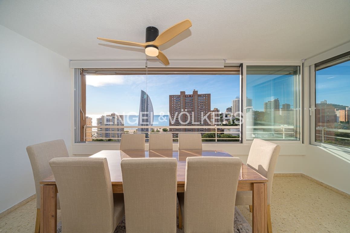 3 quarto Apartamento para arrendar em Benidorm com piscina garagem - 1 800 € (Ref: 9614445)