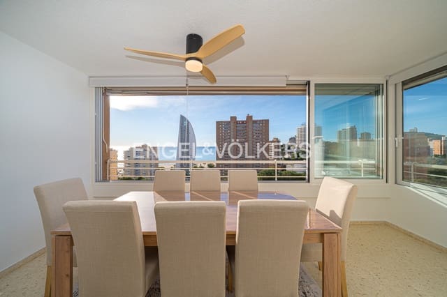 3 quarto Apartamento para arrendar em Benidorm com piscina garagem - 1 800 € (Ref: 9614445)