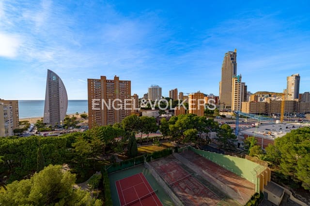 3 quarto Apartamento para arrendar em Benidorm com piscina garagem - 1 800 € (Ref: 9614445)