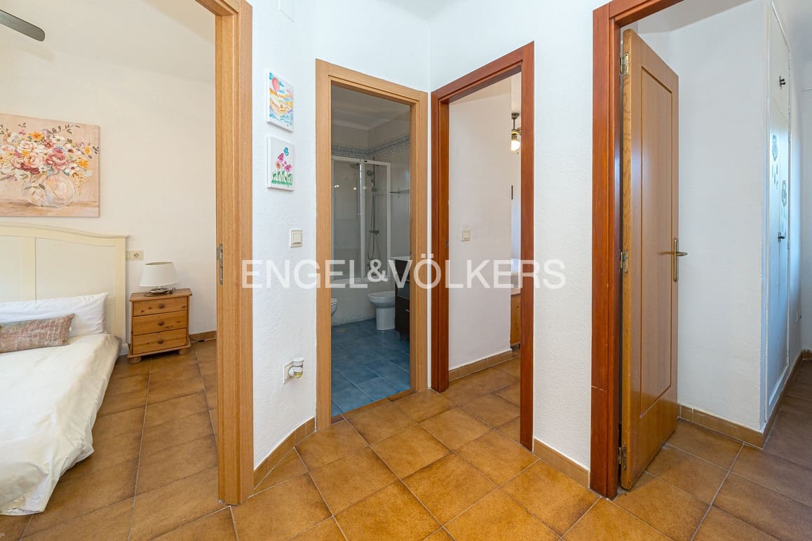 3 makuuhuone Omakotitalo myytävänä paikassa Benidorm mukana uima-altaan 
autotalli - 435 000 € (Ref: 9626356)