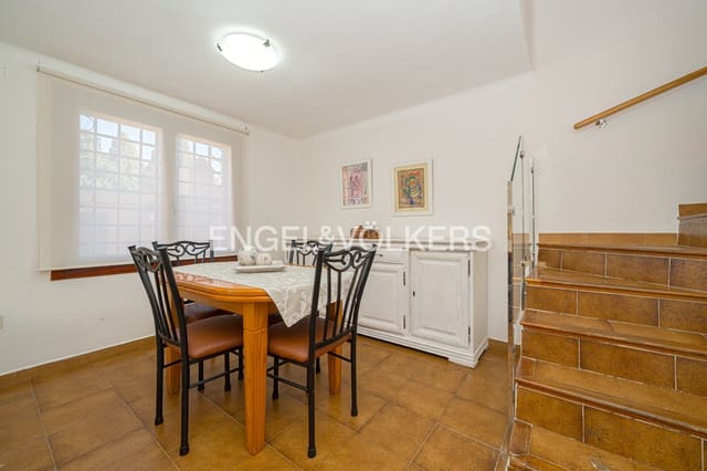 3 makuuhuone Omakotitalo myytävänä paikassa Benidorm mukana uima-altaan 
autotalli - 435 000 € (Ref: 9626356)